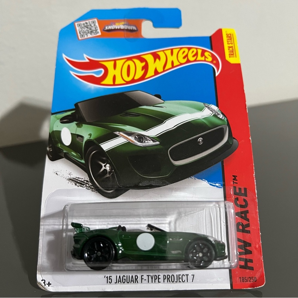 2015 JAGUAR F-TYPE HOT WHEELS HW RACE TRACK ACES 15 JAGUAR F-TYPE PROJECT 7 GRN